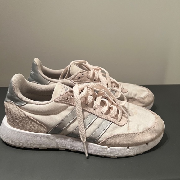 Adidas sneakers womens size 7 preloved - Picture 3 of 5